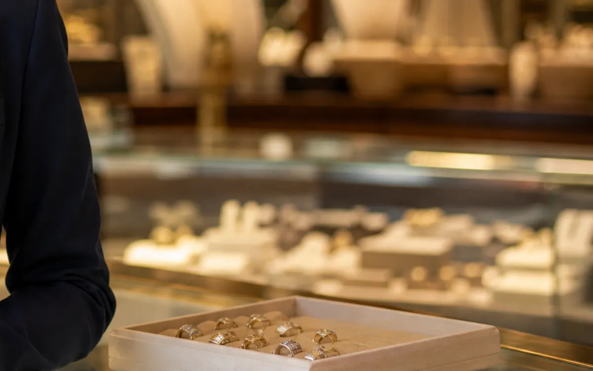 Ring tray and lit display cases
